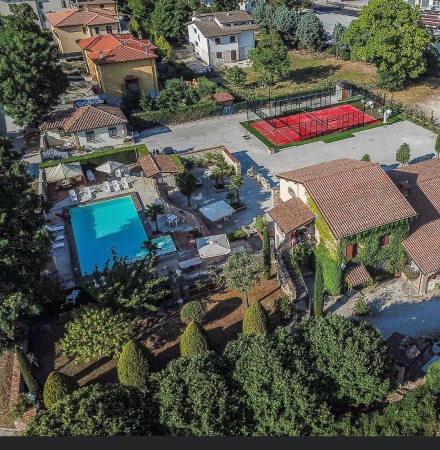 Fossato di Vico Residenza Le Querce Bilocaleヴィラ エクステリア 写真